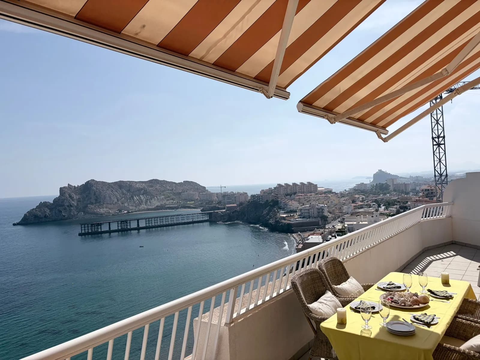 Terrasse avec vue sur la mer