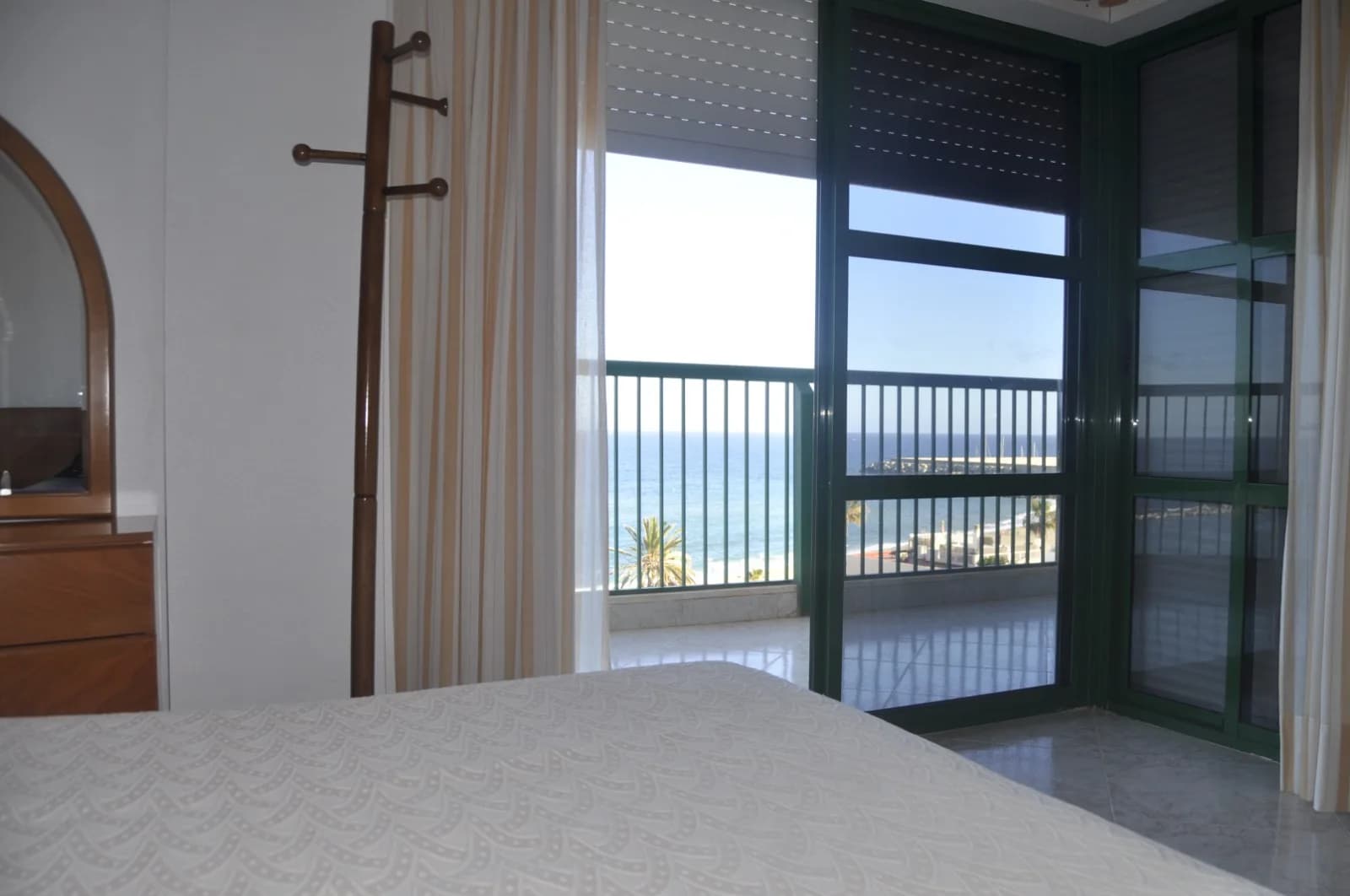 Dormitorio principal con vistas al mar